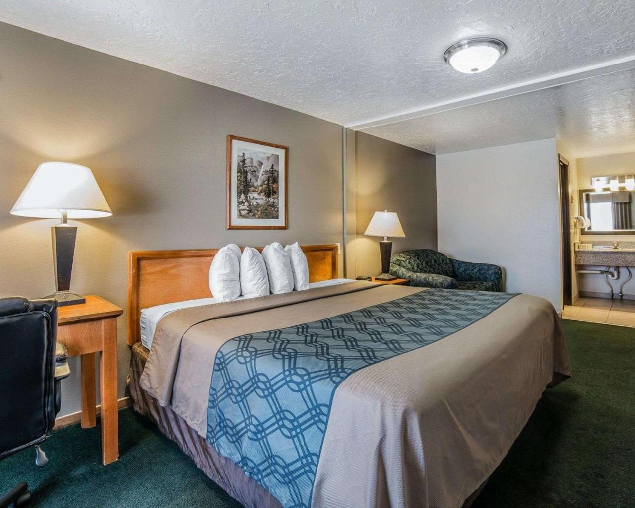 Econo Lodge Downtown Вернал Экстерьер фото