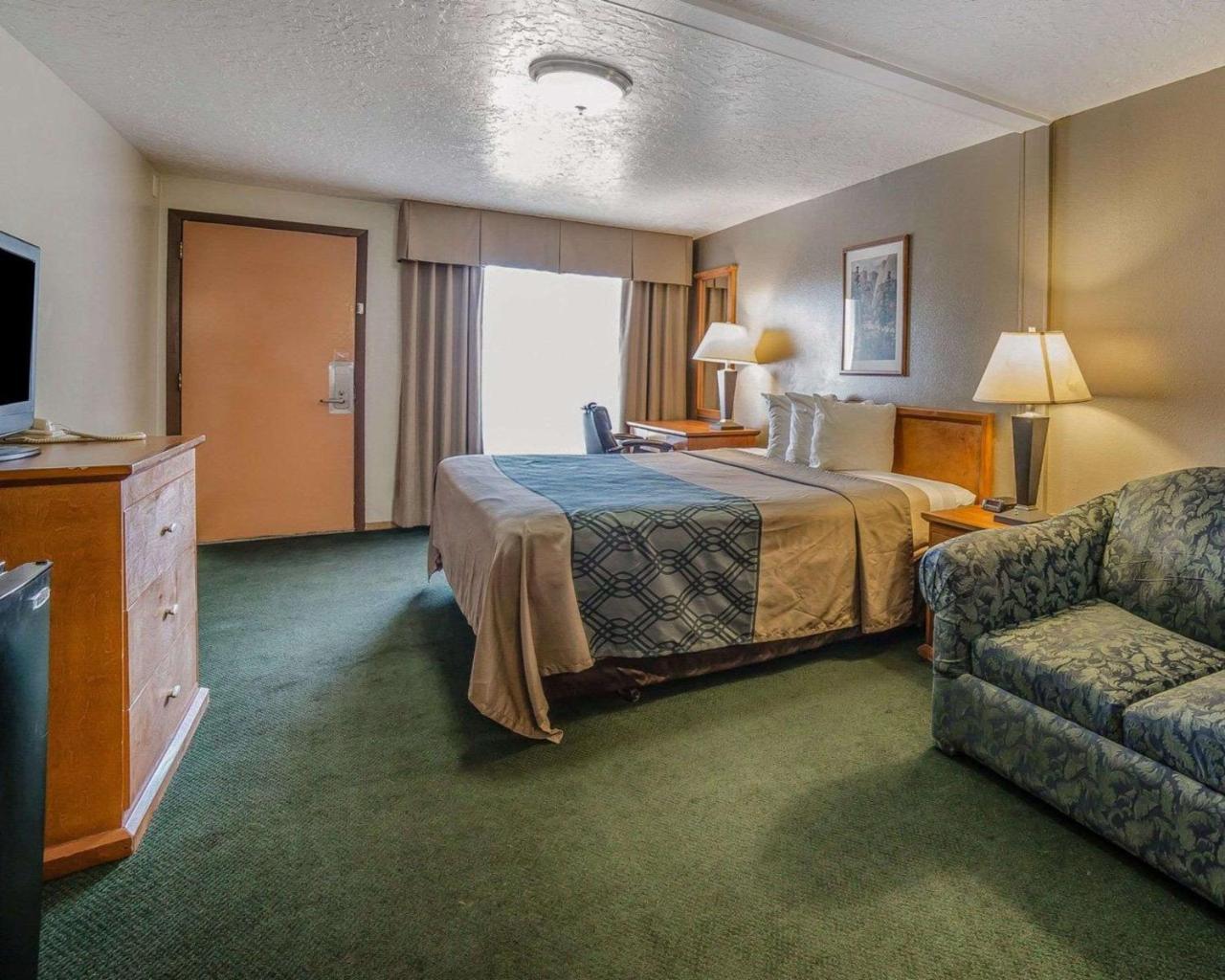 Econo Lodge Downtown Вернал Экстерьер фото