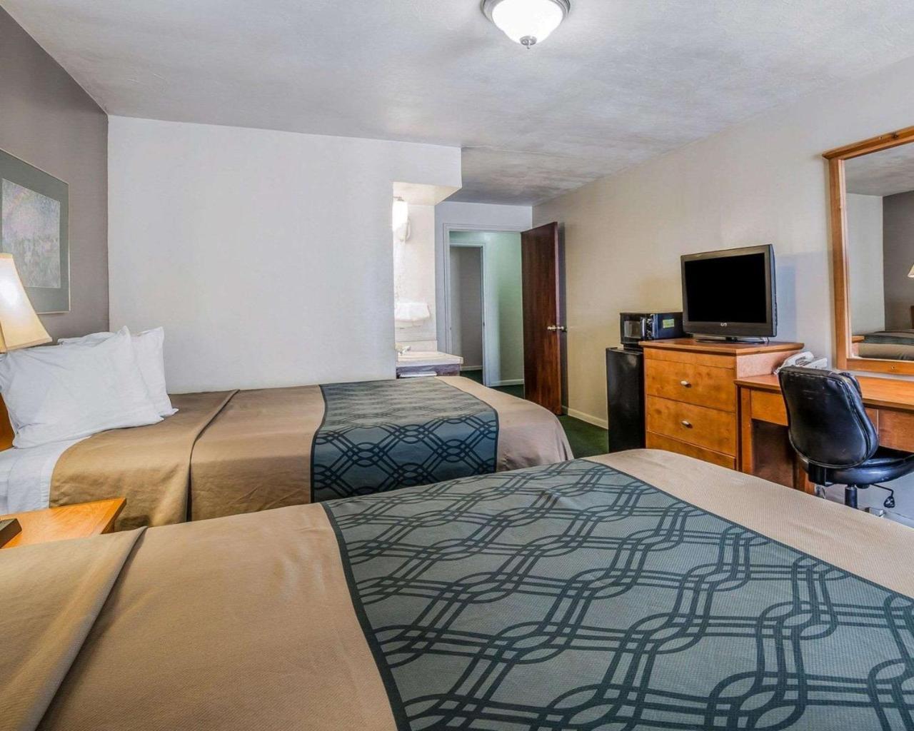 Econo Lodge Downtown Вернал Экстерьер фото